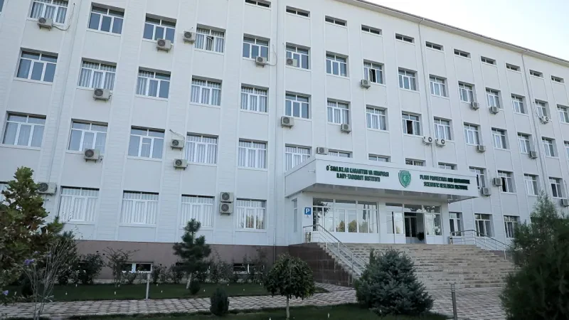 At the Research Institute of Plant Quarantine Protection